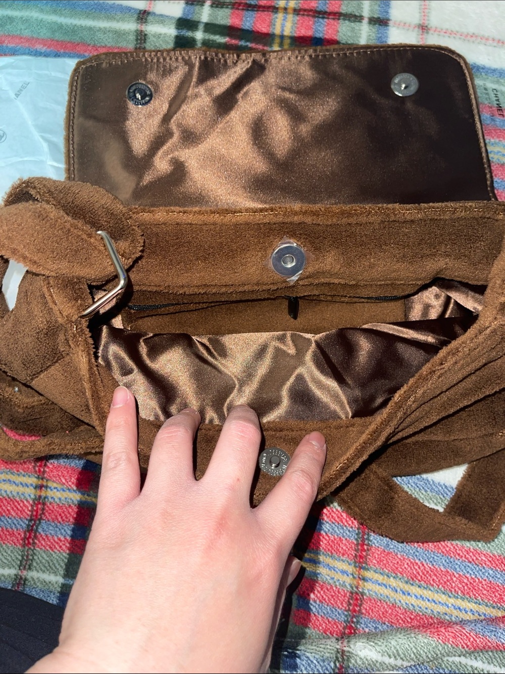 CHANEL Brown Suede Clutch with White Interlocking Logo - Picture 4 of 4